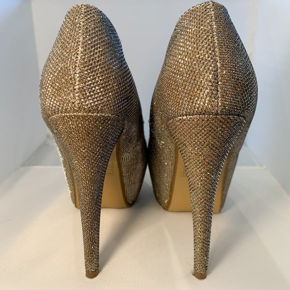 Heels - Picture 2 of 3